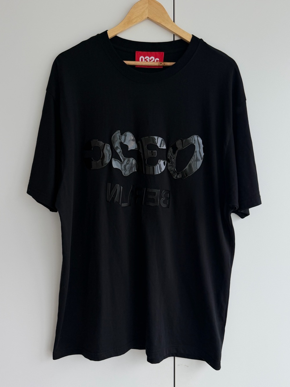 032C Black Logo Graphic T-Shirt